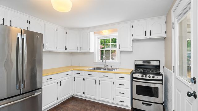 123 Brunswick Drive, Warwick, RI 02886