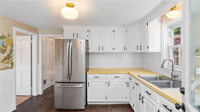 123 Brunswick Drive, Warwick, RI 02886