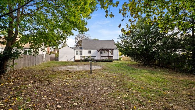 123 Brunswick Drive, Warwick, RI 02886
