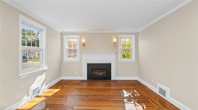 123 Brunswick Drive, Warwick, RI 02886