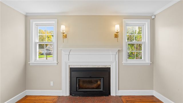 123 Brunswick Drive, Warwick, RI 02886