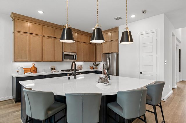 2110 Villa Flora Lane, Friendswood, TX 77546