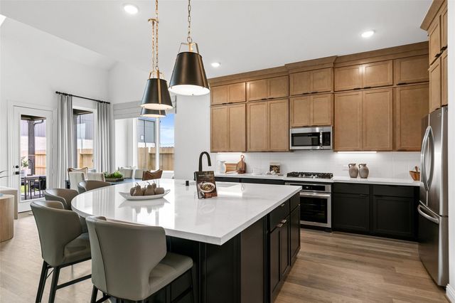 2110 Villa Flora Lane, Friendswood, TX 77546