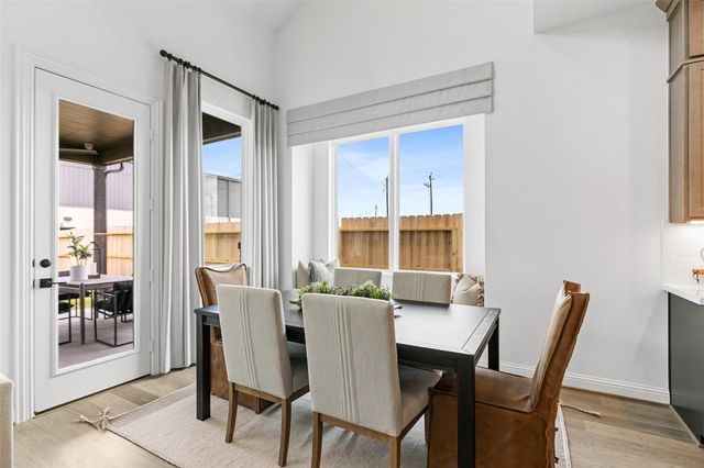 2110 Villa Flora Lane, Friendswood, TX 77546