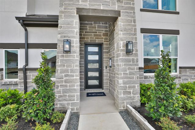 2110 Villa Flora Lane, Friendswood, TX 77546