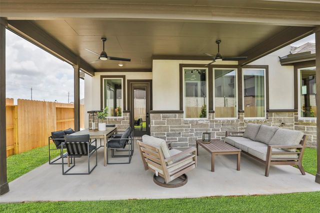 2110 Villa Flora Lane, Friendswood, TX 77546