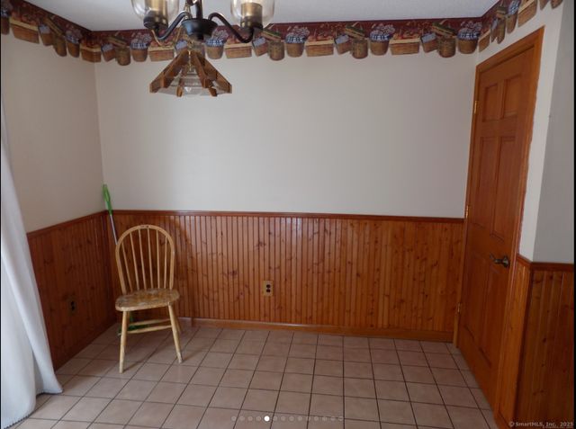 31 Meloy Road APT 2B, West Haven, CT 06516