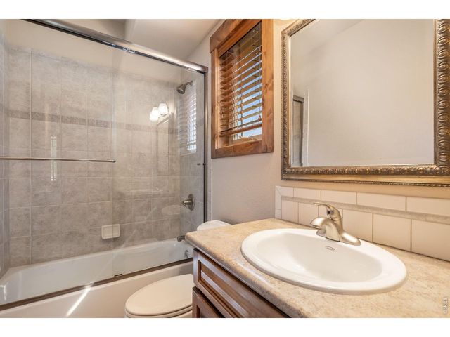 7042 Ruidoso Dr, Windsor, CO 80550