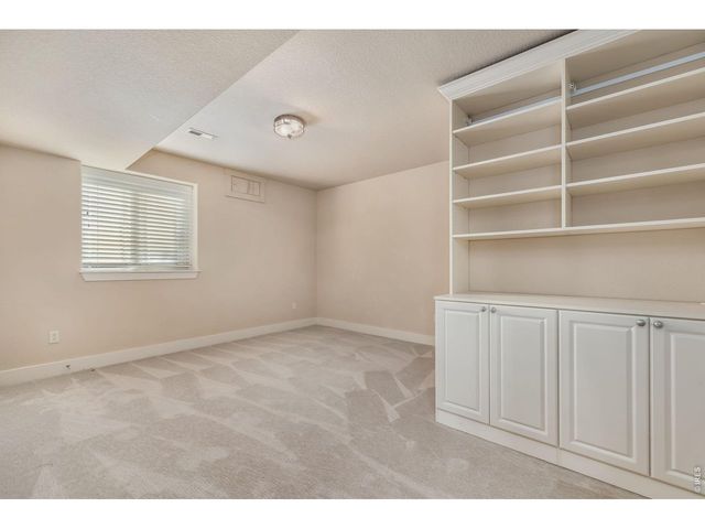 7042 Ruidoso Dr, Windsor, CO 80550