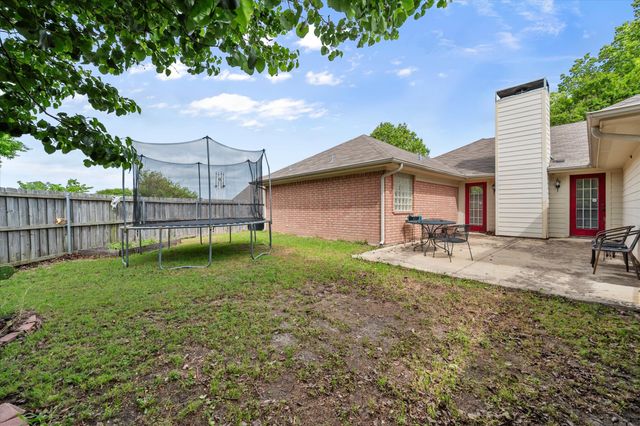 2311 Sherwood Drive, Ennis, TX 75119