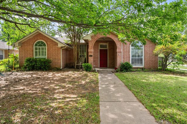 2311 Sherwood Drive, Ennis, TX 75119