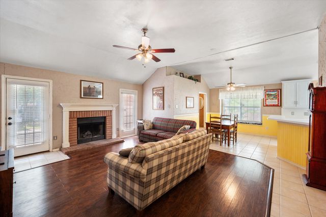 2311 Sherwood Drive, Ennis, TX 75119