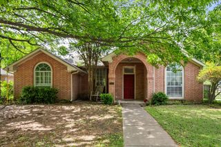 2311 Sherwood Drive, Ennis, TX 75119
