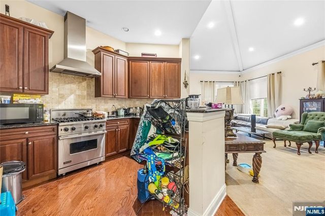 1310 The Plaza 1310, Tenafly, NJ 07670