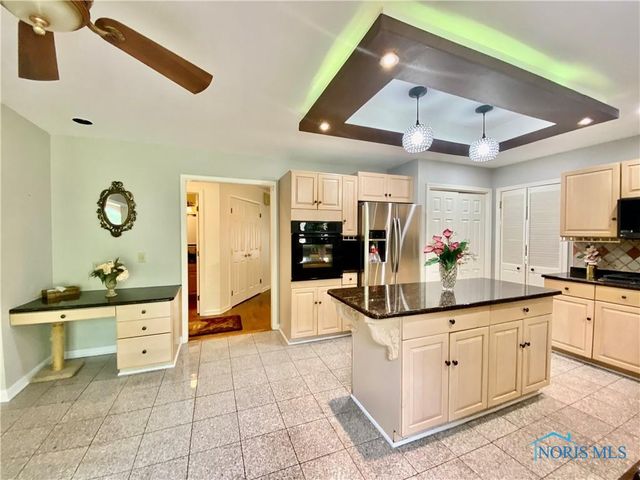 2910 Tracewood Drive, Toledo, OH 43617