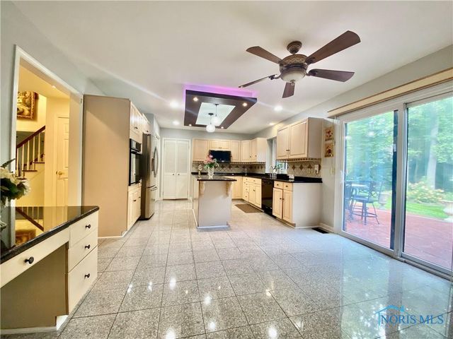 2910 Tracewood Drive, Toledo, OH 43617