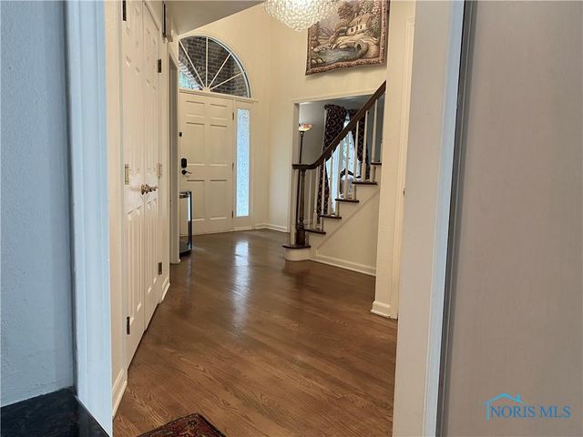 2910 Tracewood Drive, Toledo, OH 43617