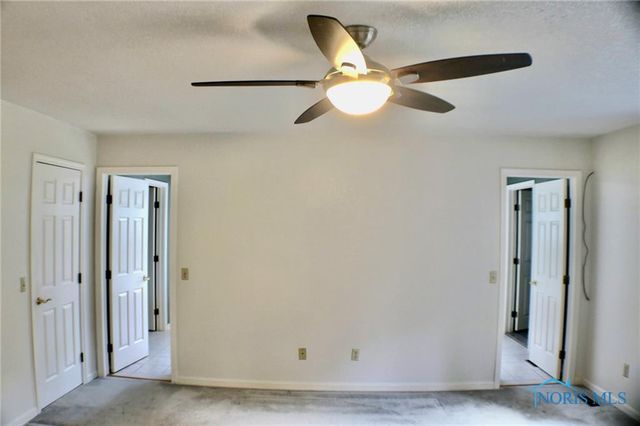 2910 Tracewood Drive, Toledo, OH 43617