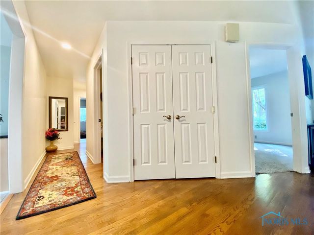 2910 Tracewood Drive, Toledo, OH 43617