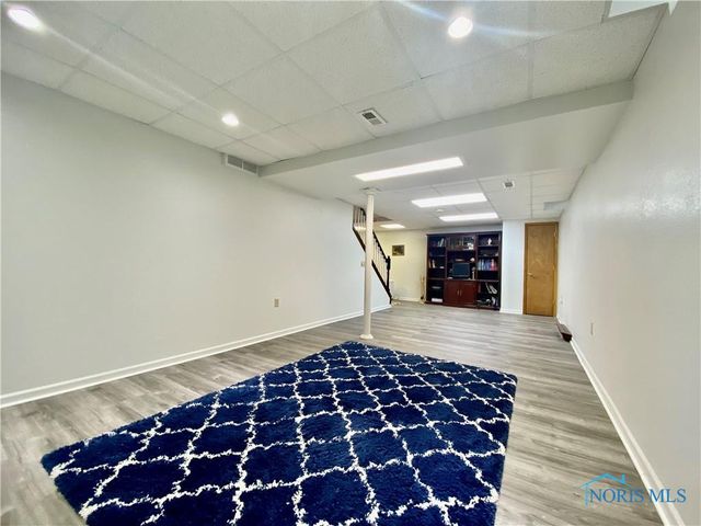 2910 Tracewood Drive, Toledo, OH 43617