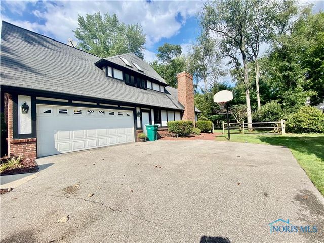 2910 Tracewood Drive, Toledo, OH 43617