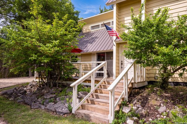 2985 Highway 39, Hunt, TX 78024