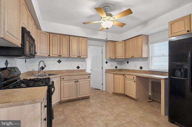 123 MONMOUTH ST, Hightstown, NJ 08520