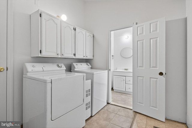 123 MONMOUTH ST, Hightstown, NJ 08520