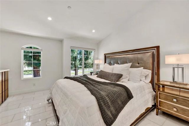 186 Gallery Way, Tustin, CA 92782