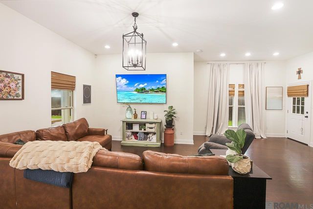 44275 Clement St, Sorrento, LA 70778