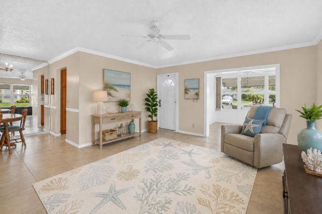 920 South Drive A, Delray Beach, FL 33445