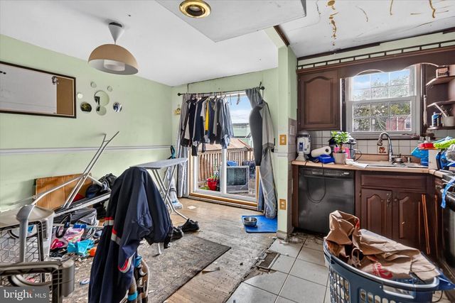 832 4TH AVE, Bristol, PA 19007