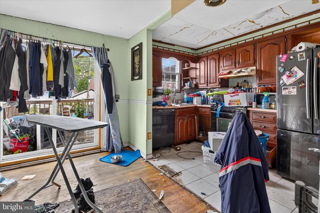 832 4TH AVE, Bristol, PA 19007