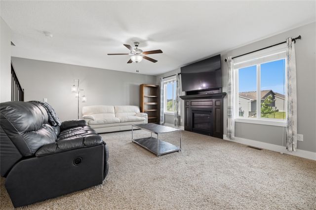 221 NE Avondale Court, Ankeny, IA 50021