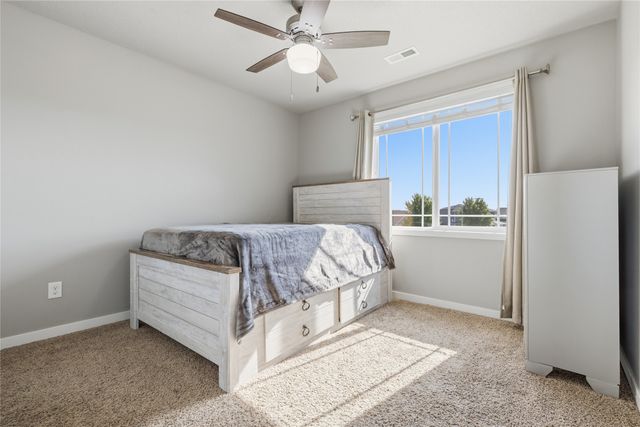 221 NE Avondale Court, Ankeny, IA 50021