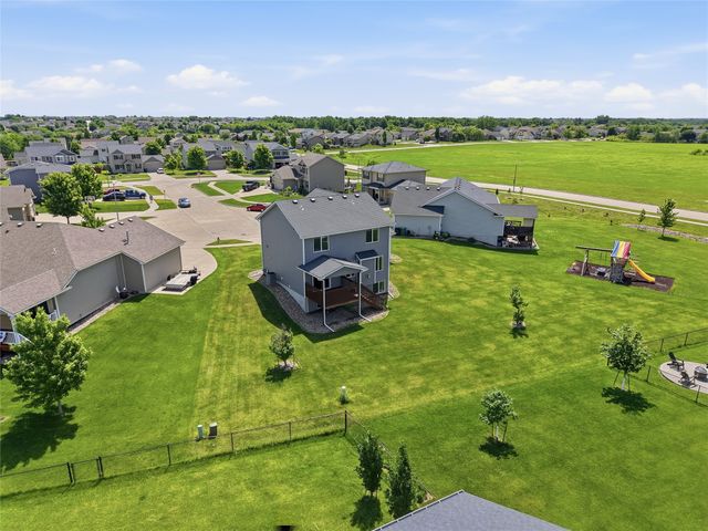 221 NE Avondale Court, Ankeny, IA 50021