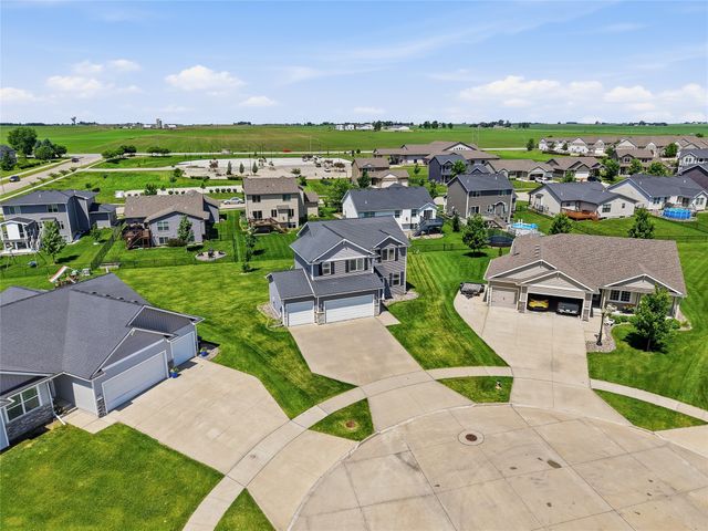 221 NE Avondale Court, Ankeny, IA 50021