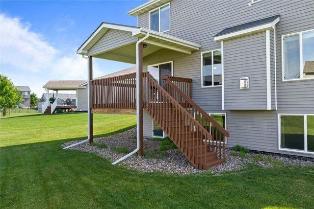 221 NE Avondale Court, Ankeny, IA 50021