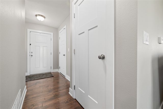 221 NE Avondale Court, Ankeny, IA 50021