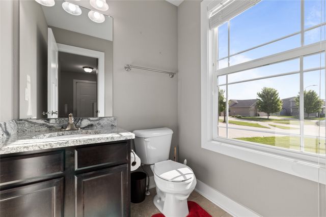 221 NE Avondale Court, Ankeny, IA 50021