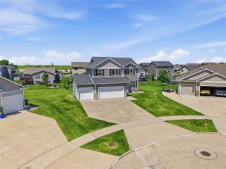 221 NE Avondale Court, Ankeny, IA 50021
