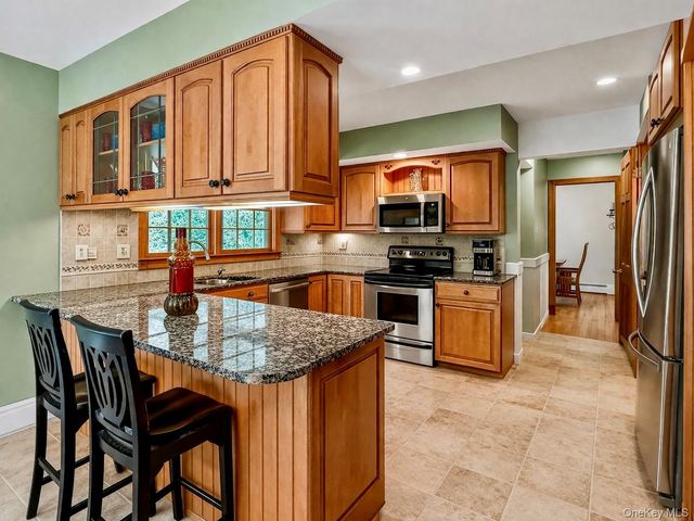 5 Elena Road, Campbell Hall, NY 10916