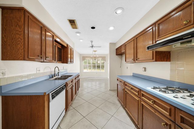 1019 Reseda Drive, Houston, TX 77062