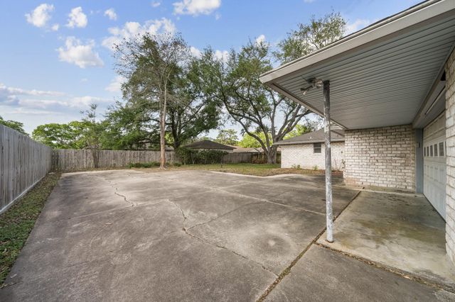 1019 Reseda Drive, Houston, TX 77062