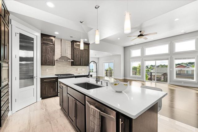 4461 Vista Pointe Drive, Medford, OR 97504