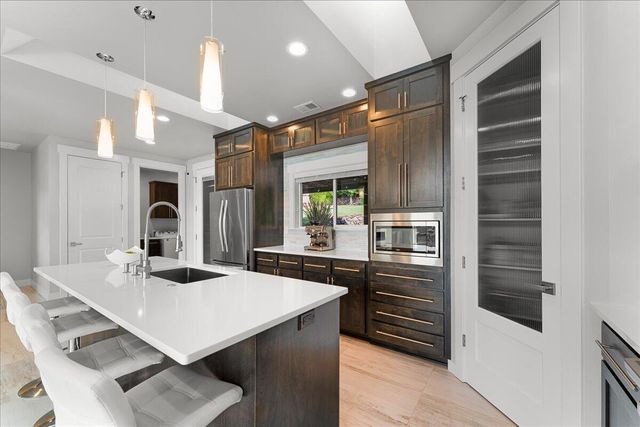 4461 Vista Pointe Drive, Medford, OR 97504