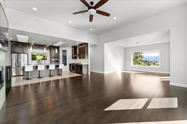 4461 Vista Pointe Drive, Medford, OR 97504