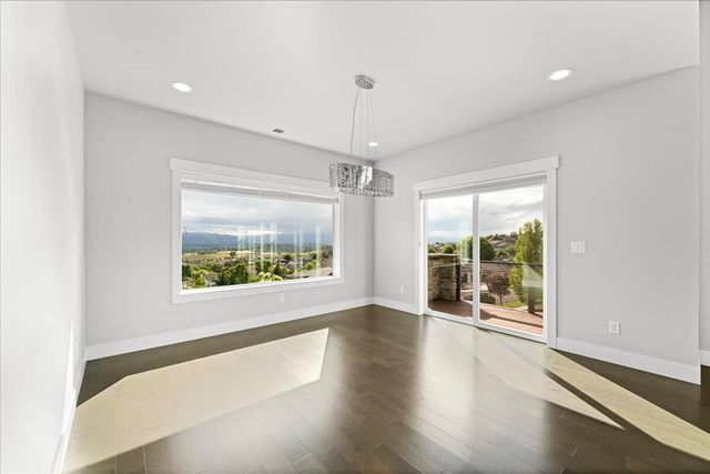 4461 Vista Pointe Drive, Medford, OR 97504