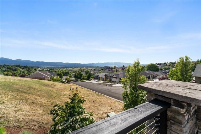 4461 Vista Pointe Drive, Medford, OR 97504