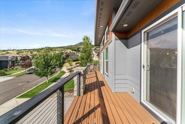4461 Vista Pointe Drive, Medford, OR 97504
